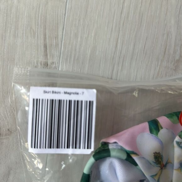 SUGAR BEE CLOTHING
Skirt Bikini - Magnolia Size 7 NWT in packaging - Picture 7 of 7
